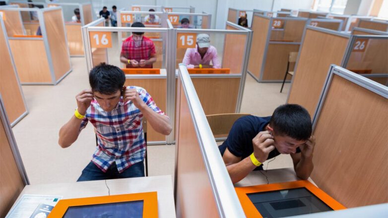 Минобрнауки РФ собирается ввести видеофиксацию во время экзамена для вида на жительство