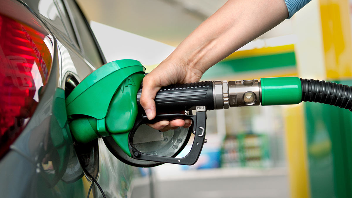 заправка автомобиля