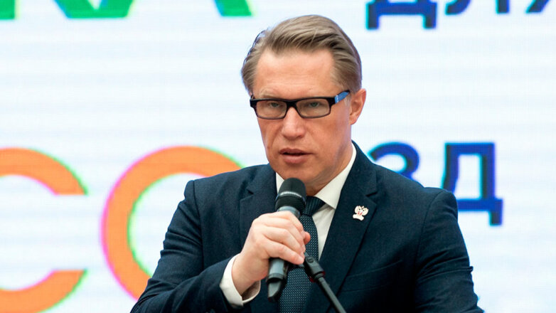 Мурашко заявил, что россияне стали меньше курить