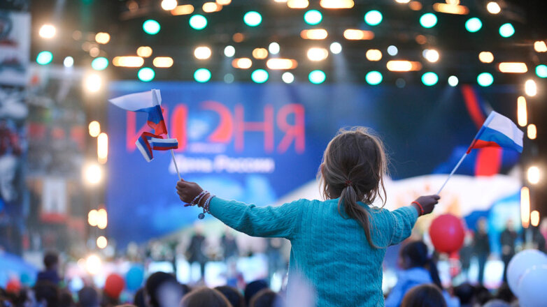 Россиян ждут короткая рабочая неделя и длинные выходные