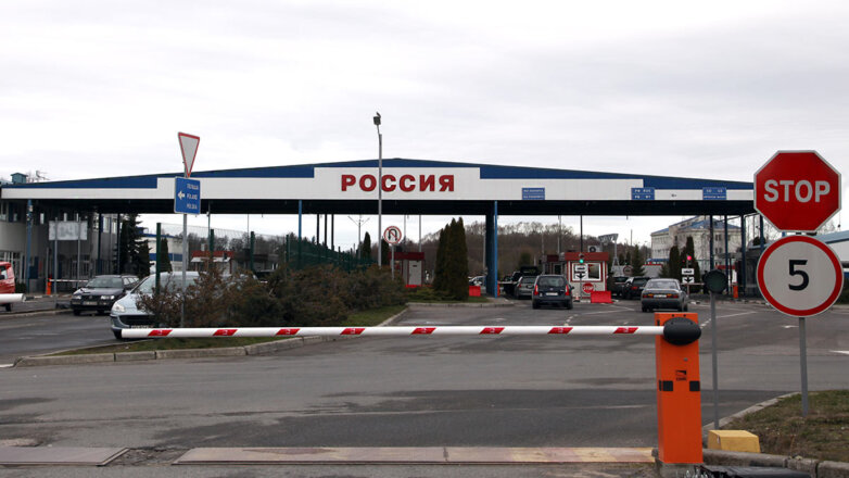 Патрушев призвал материально поощрять россиян за помощь пограничникам