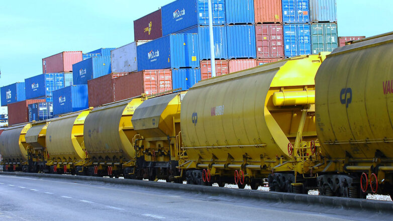 Песков сообщил об отсутствии прогресса по вопросу транзита грузов в Калининград