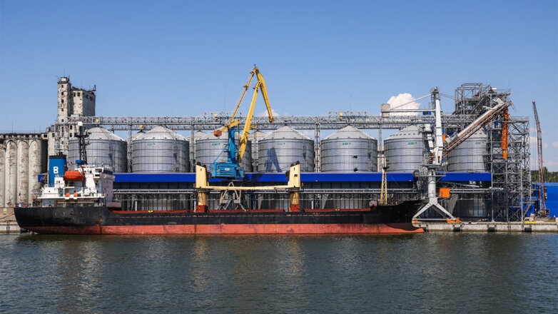 В Минобороны подтвердили выход из Мариуполя первого иностранного судна