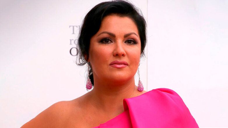 NYT: "Метрополитен-опера" выплатит Нетребко $200 тысяч за отмененные выступления