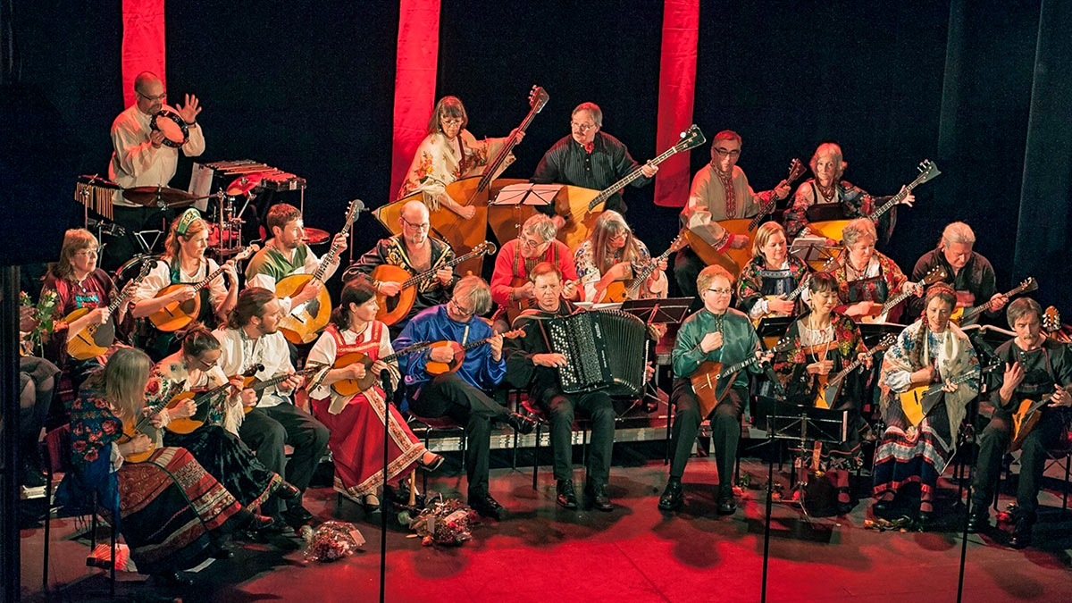 Шведская группа Södra Bergens Balalaikor
