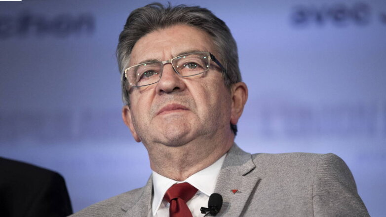 Среди победителей парламентских выборов во Франции наметились разногласия по вопросу, добиваться ли отставки Макрона