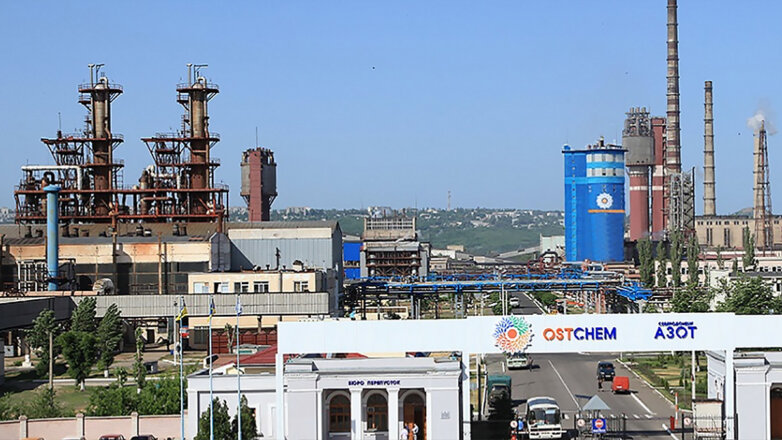 Мирные жители начали выходить с "Азота" в Северодонецке