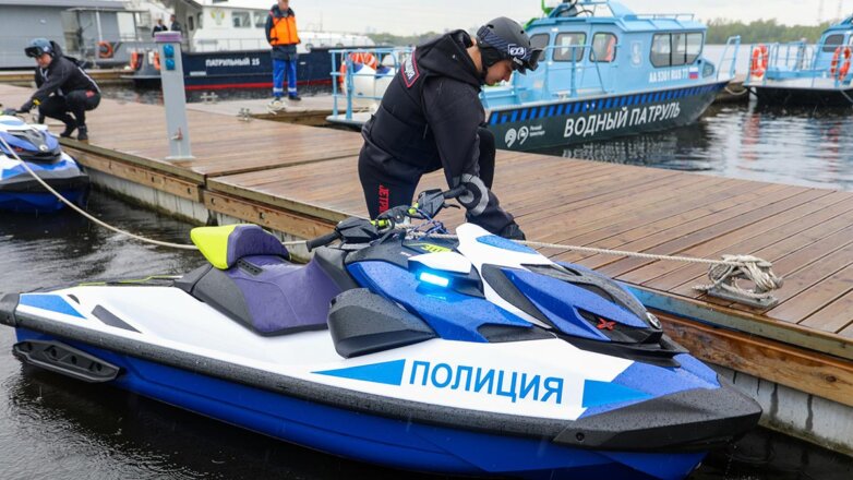 В Петербурге полицейские могут пересесть на гидроциклы