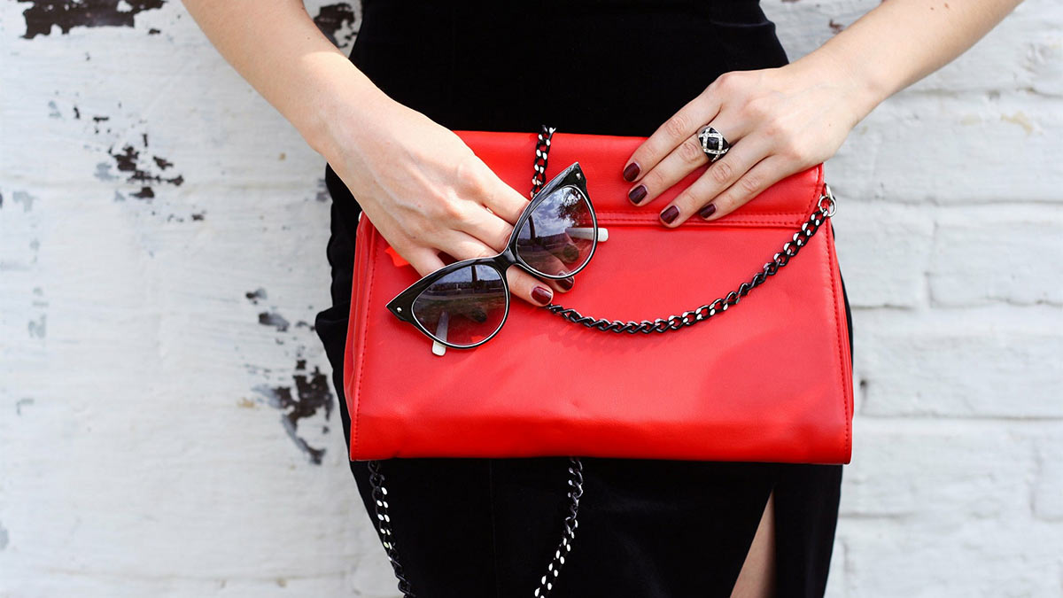 Красная сумочка