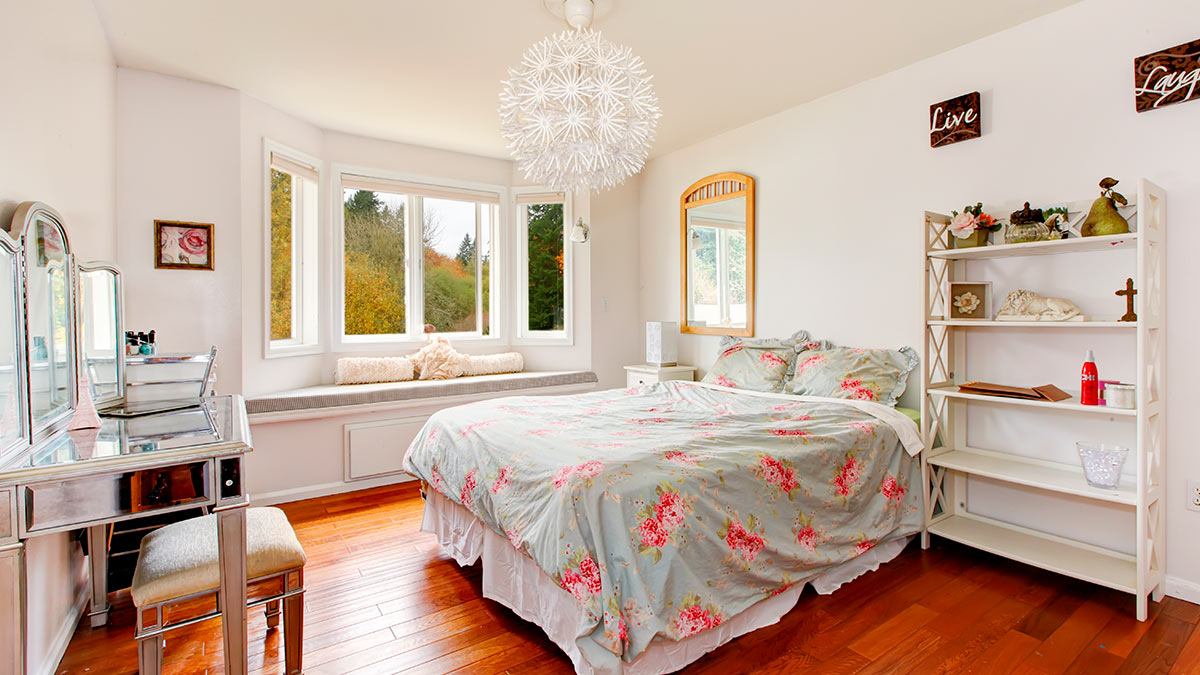 Освободить окно от штор