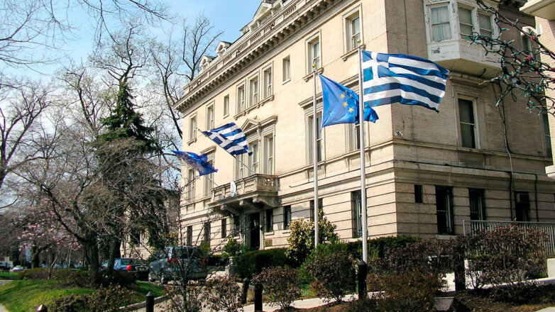 Греция начала выдавать визы россиянам