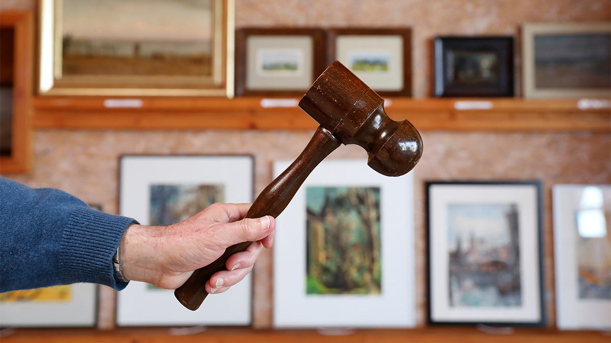 Продажа картин на аукционе