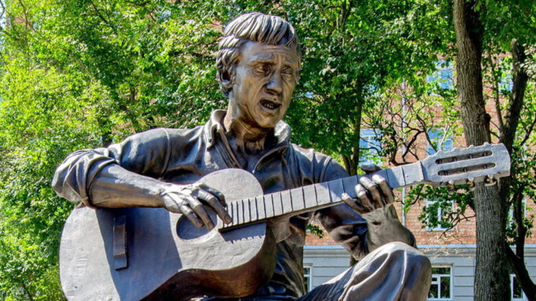 В Москве откроют аллею, посвященную Высоцкому, Зыкиной, Шатунову и Цою