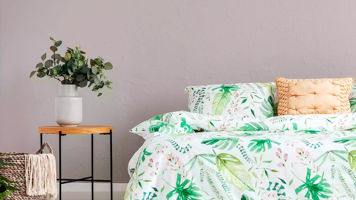 Включить в интерьер с растительным принтом