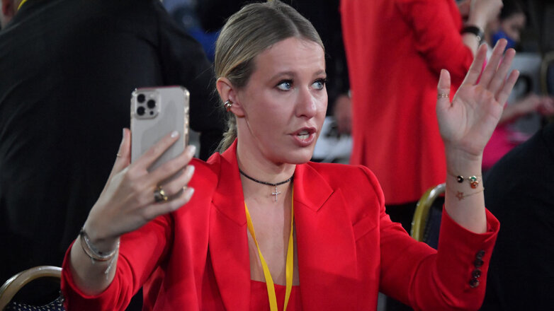 ТАСС: Собчак в ночь на 26 октября уехала из России в Литву