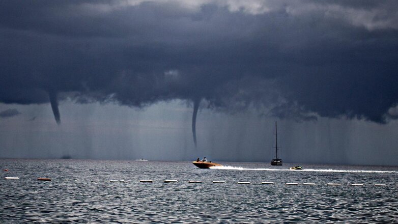 В Сочи вечером 23 июля ожидаются смерчи