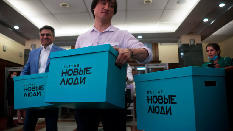 "Новые люди" сохранят название при объединении с "Партией роста"