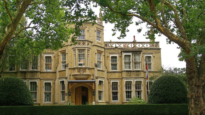 РКН потребовал вернуть доступ к видео посольства РФ в Великобритании на YouTube