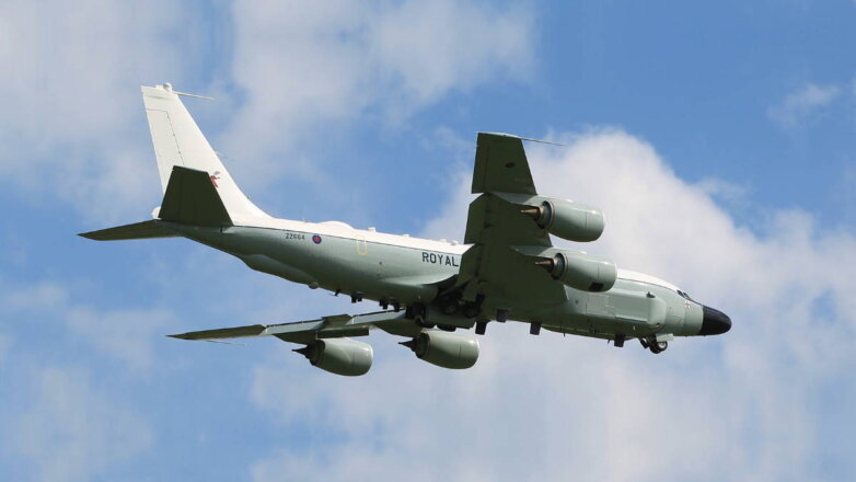 Самолет-разведчик Великобритании нарушил воздушную границу России