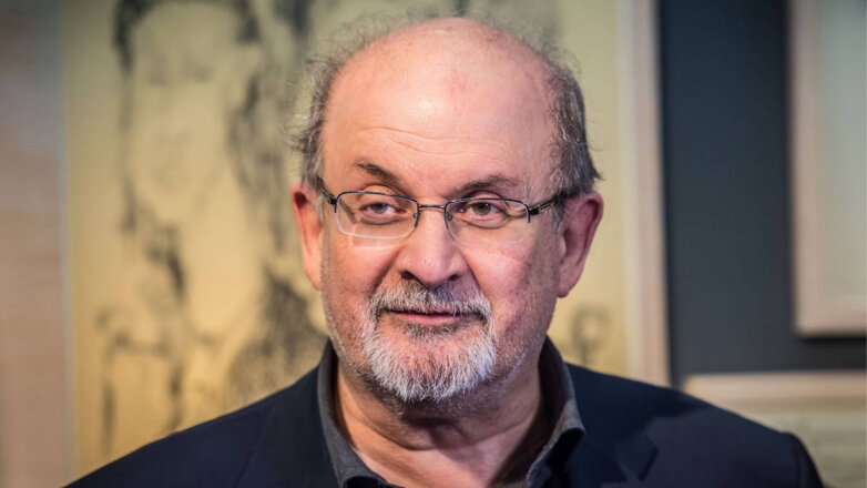 Салмана Рушди отключили от ИВЛ