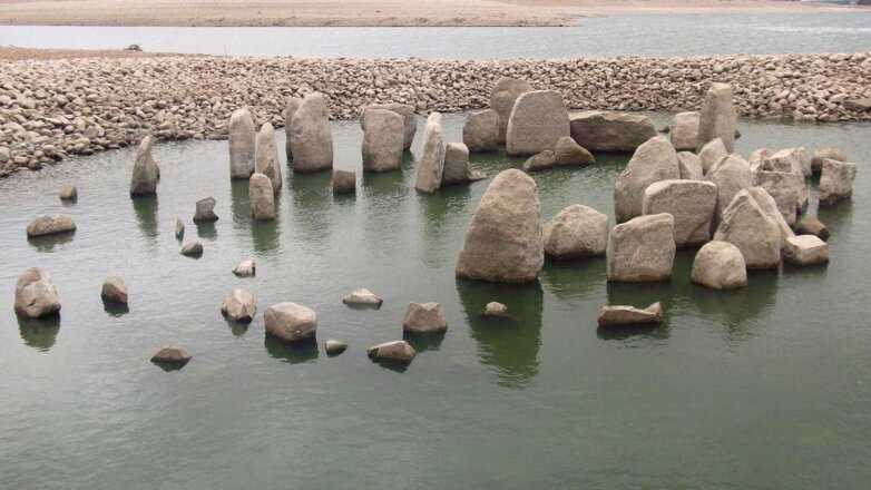 В Испании из-за обмеления водоема появился на поверхности древний памятник