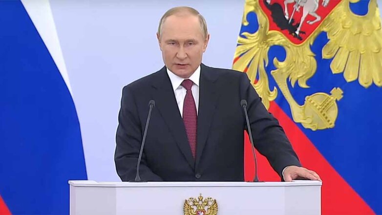 Путин призвал спецслужбы к усилению работы