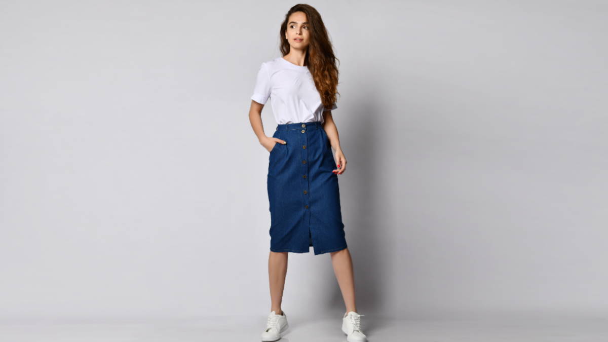 девушка в юбке