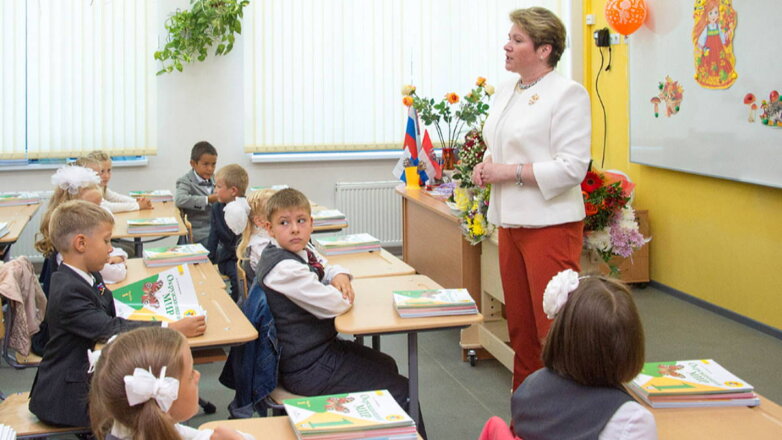 Единые подходы к начислению зарплат педагогам примут в новом учебном году