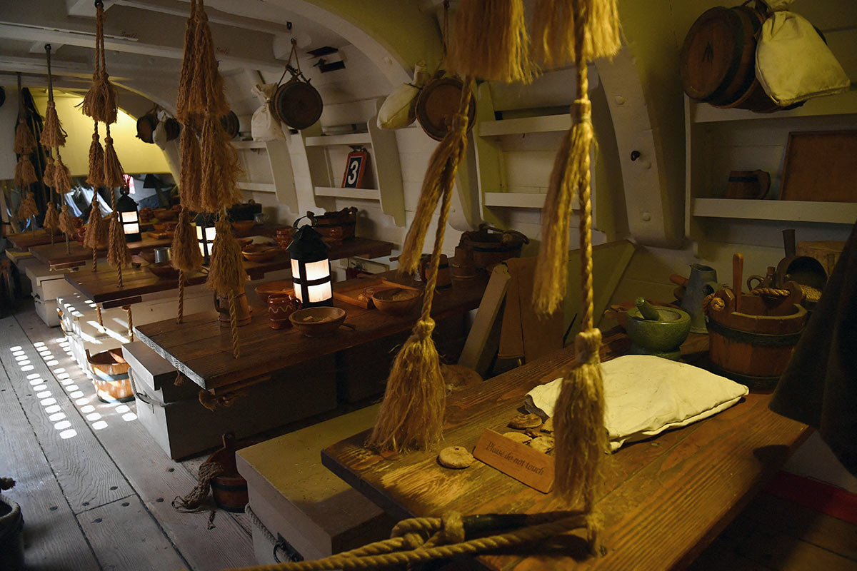 Внутренний вид копии корабля капитана Джеймса Кука "Индевор"