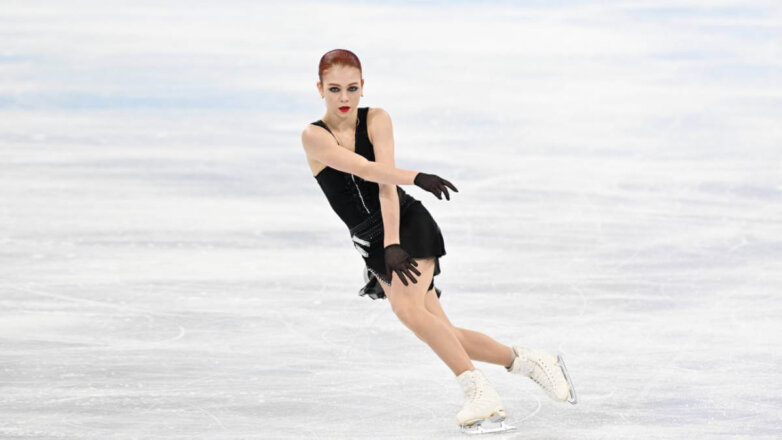 Плющенко: Александра Трусова возобновила профессиональную карьеру