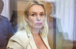 Бывшего редактора Первого канала Марину Овсянникову объявили в розыск