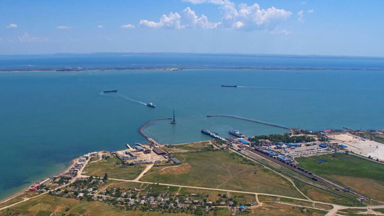 Второй паром начал перевозку автотранспорта и пассажиров через Керченский пролив