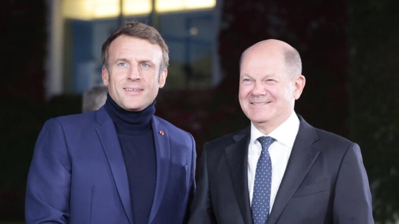 В Кремле рассказали о сокращении контактов Путина с Шольцем и Макроном