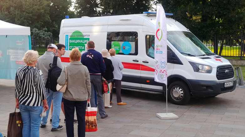 Онищенко напомнил, кому нужно привиться от гриппа в первую очередь