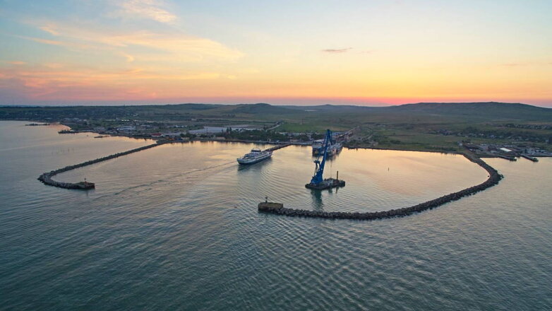 Первый катер с пассажирами вышел из Крыма в Краснодарский край