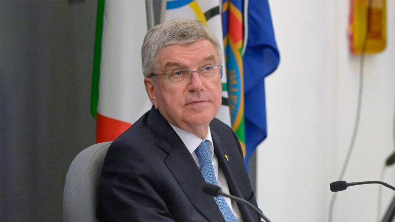 Бах не смог ответить на вопрос о критериях определения принадлежности спортсмена к военным