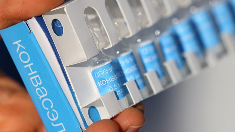 Новая российская вакцина от COVID-19 "Конвасэл" запущена в гражданский оборот
