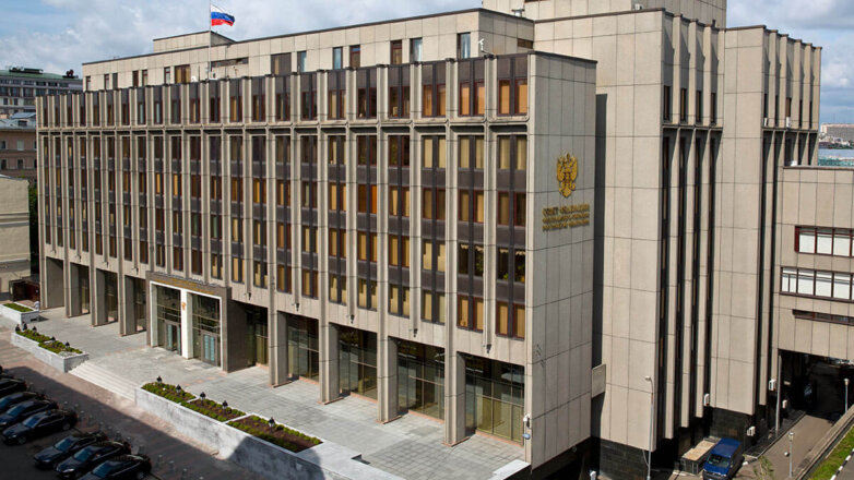 Комитет СФ поддержал закон о запрете выезда за границу с момента вручения повестки