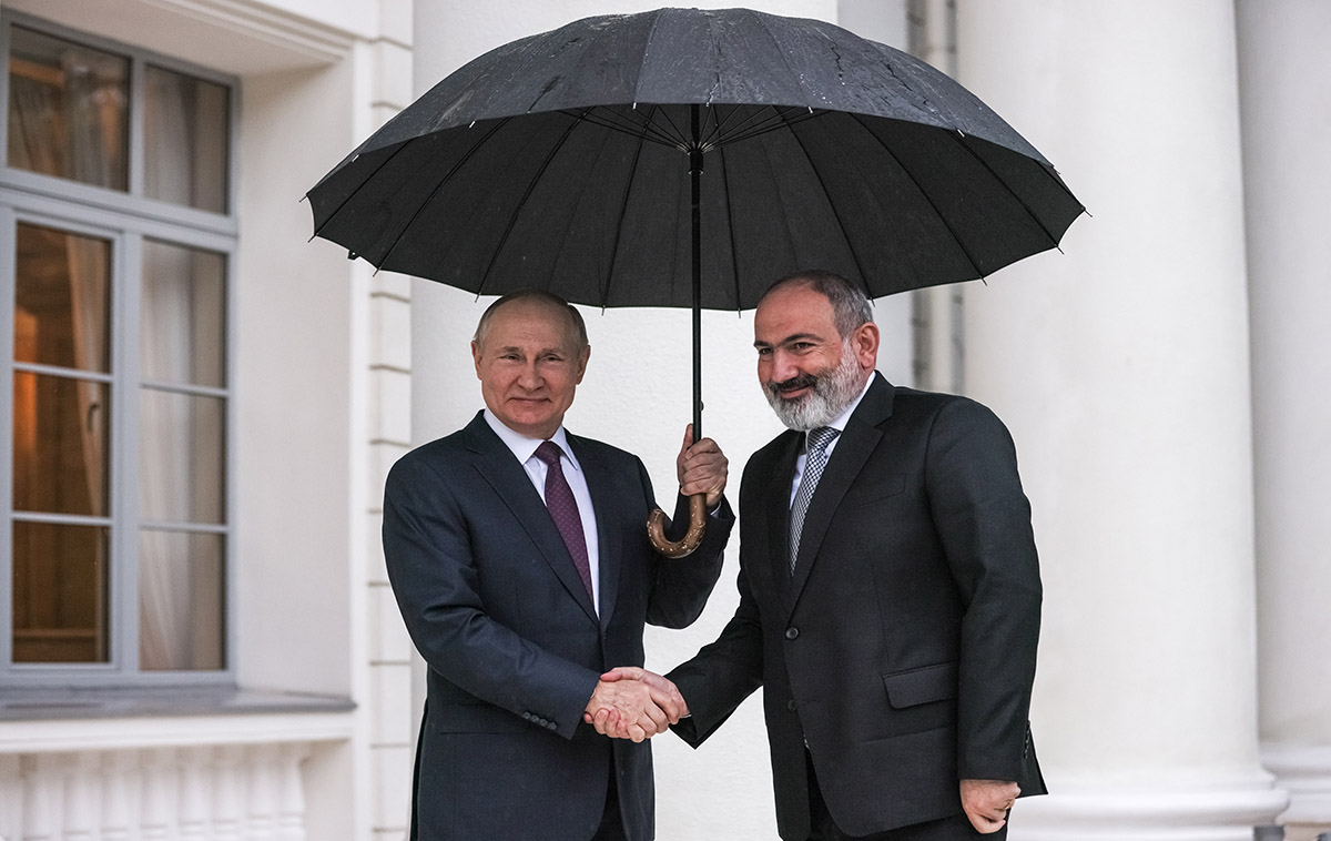 Президент РФ Владимир Путин и премьер-министр Армении Никол Пашинян