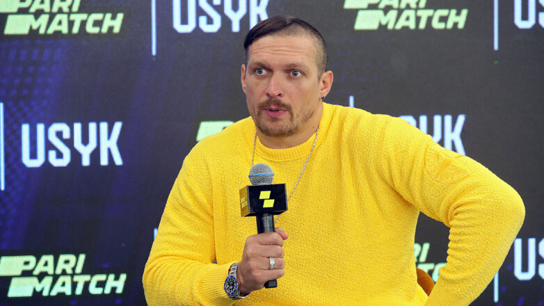 Усик заявил, что не сможет подраться с Фьюри позже марта из-за поста