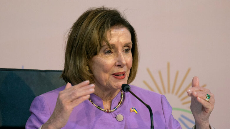 Пелоси покидает пост главы фракции демократов в Палате представителей США