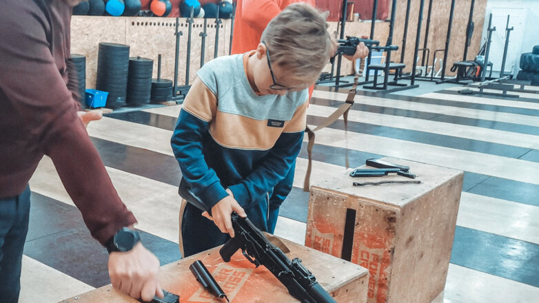 В российских школах в 2023 году введут курс начальной военной подготовки