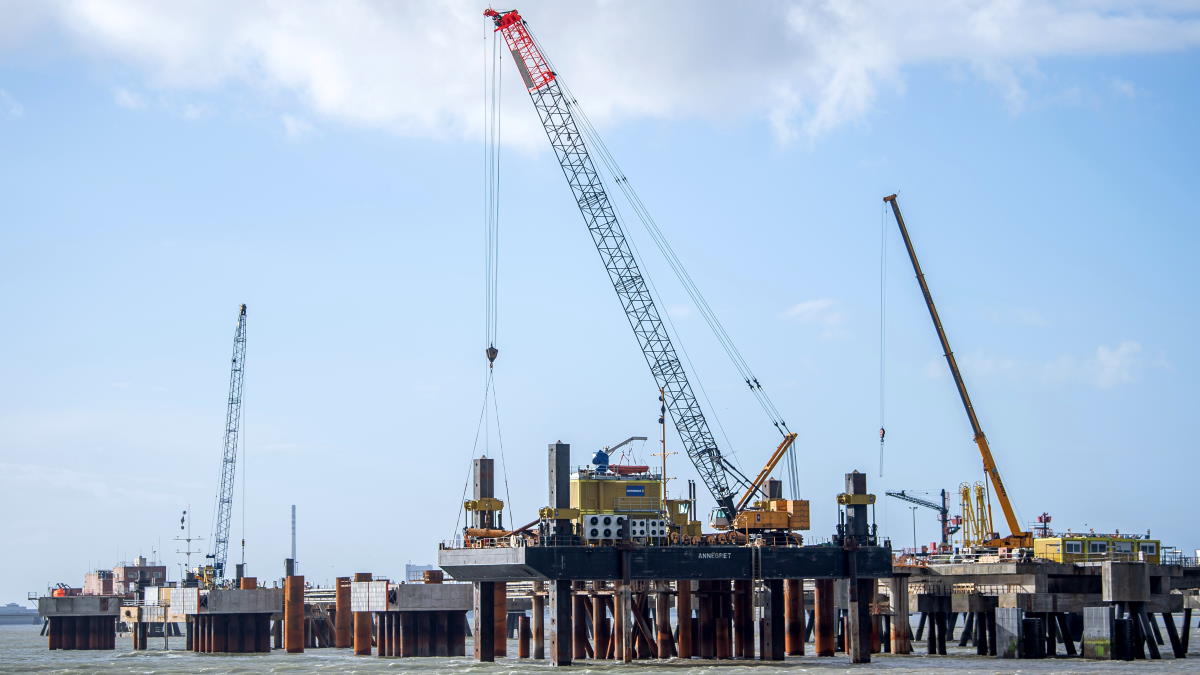 Строительство терминала СПГ