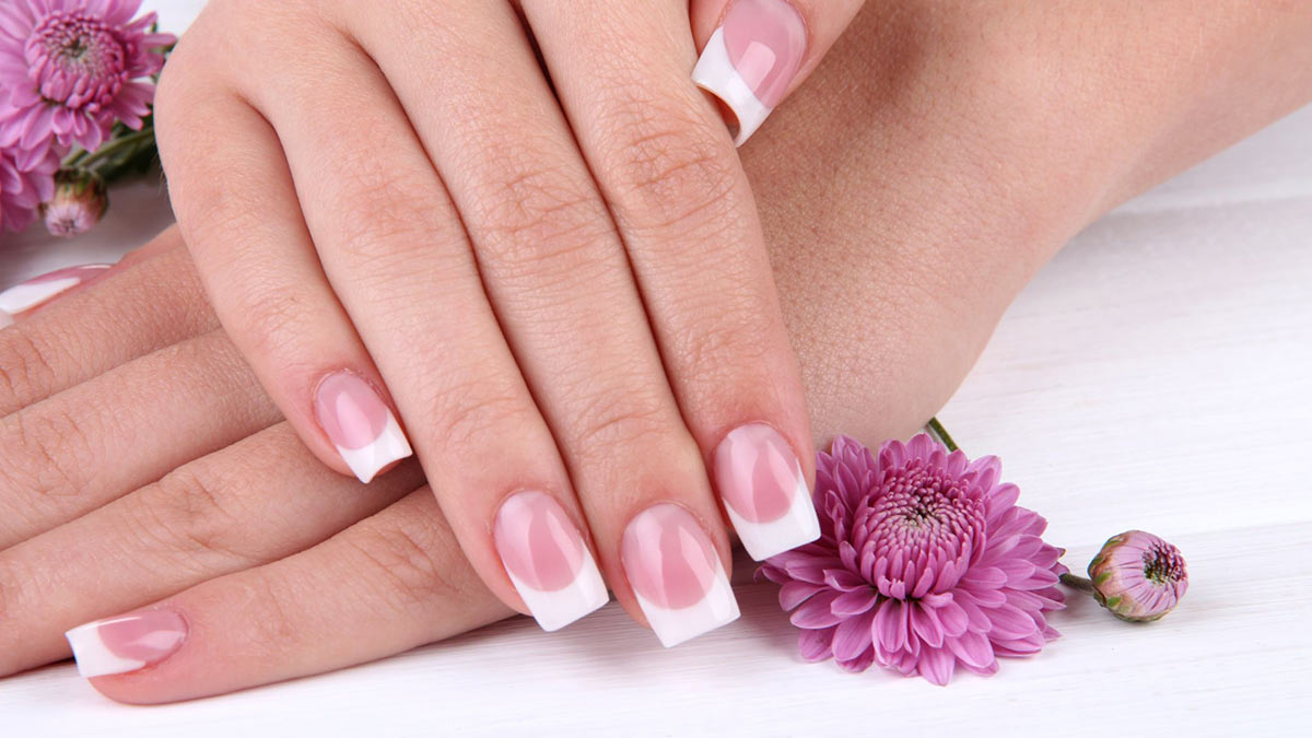 Фрэнч, франзуский маникюр