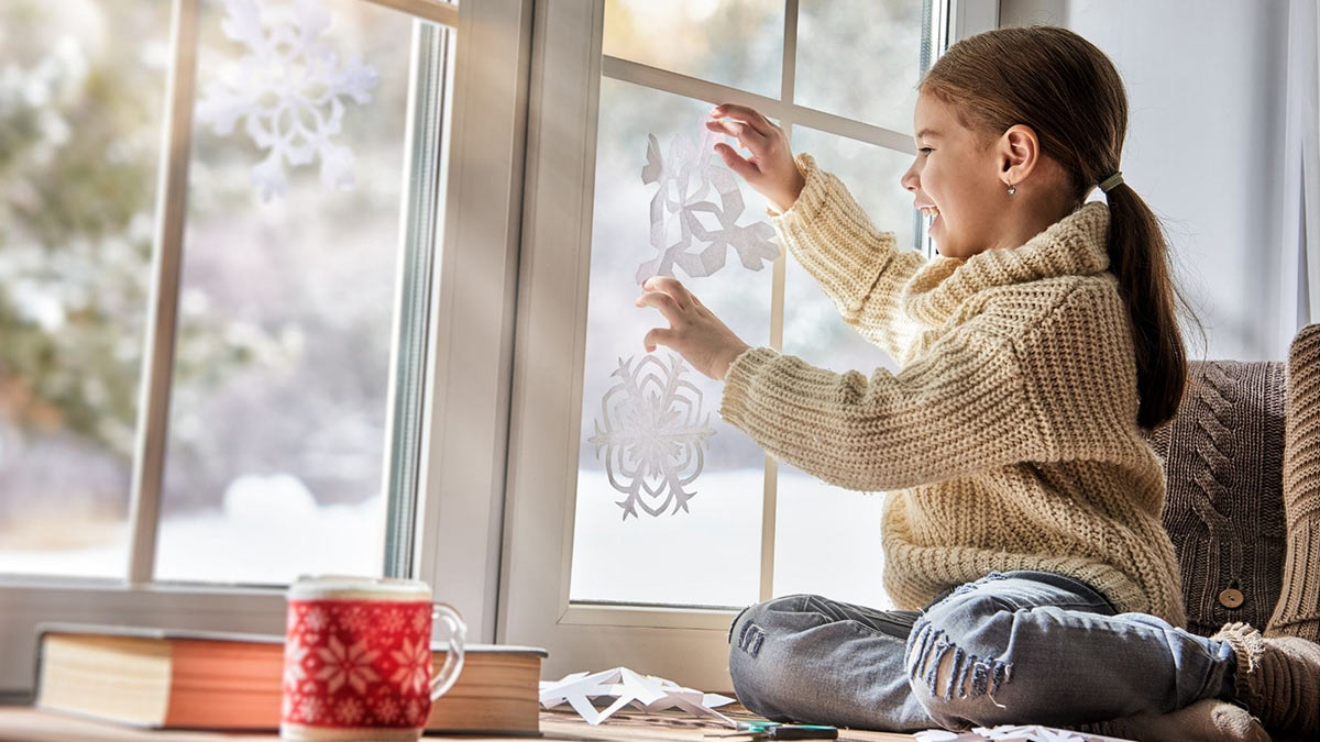 Украшение окна на новый год