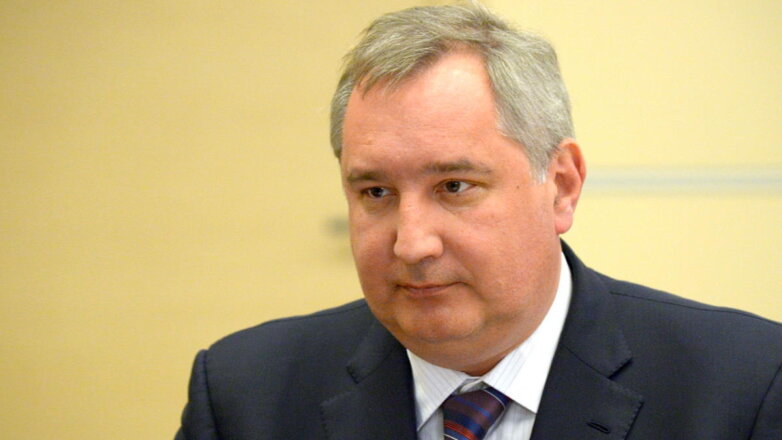 Рогозину удалили осколок из шейного позвонка