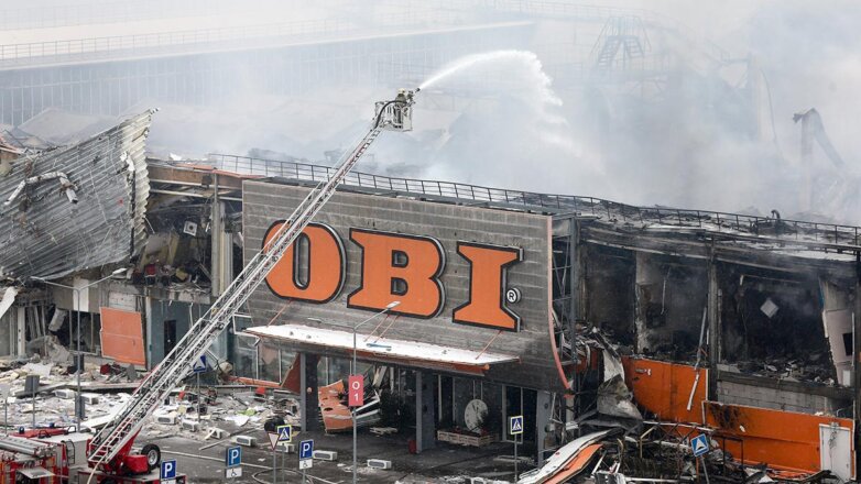 МЧС проверит все крупные ТРЦ и склады России из-за участившихся пожаров