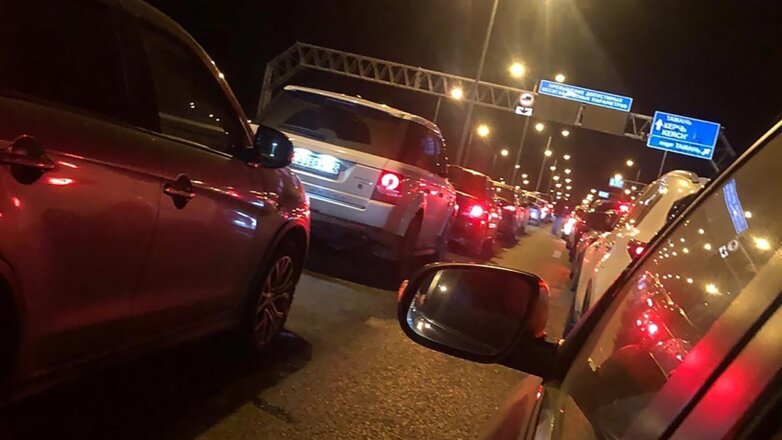 На подъезде к Крымскому мосту образовалась пробка длиной 3 километра