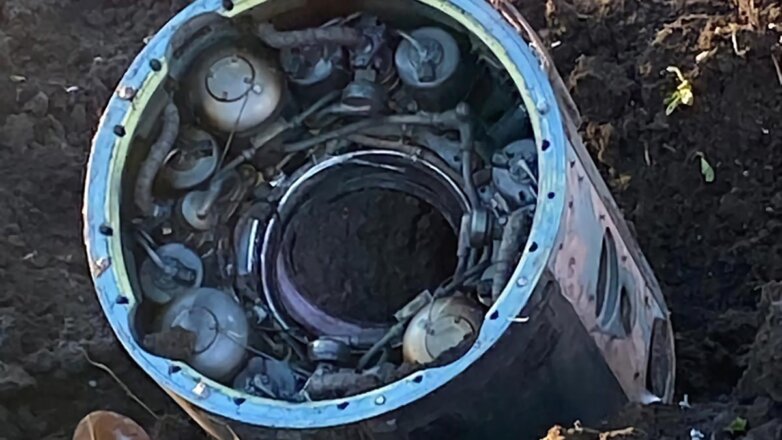 Под Ростовом нашли разгонный блок ракеты после взрыва в небе