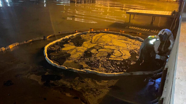 В Краснодарском крае произошел разлив около 3 тонн мазута
